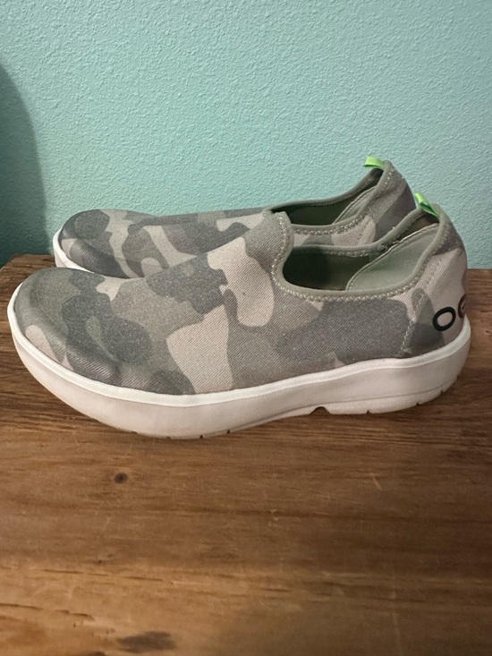 OOFOS Shoes - OOFOS Women’s 8.5 Oomg eeZee Low Shoes Camo Loafers Recovery Slip On Sneakers